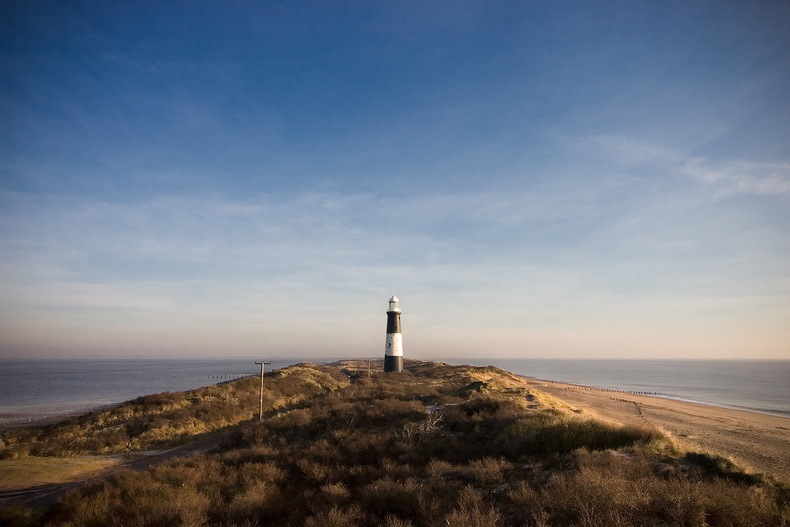 Landscape photograph of Spurn Point and lighthouse in East Yorkshire